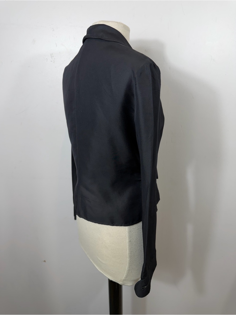 Vintage Valentino Boutique Black Silk Cropped Blazer Jacket Italy US Small - Picture 6 of 13